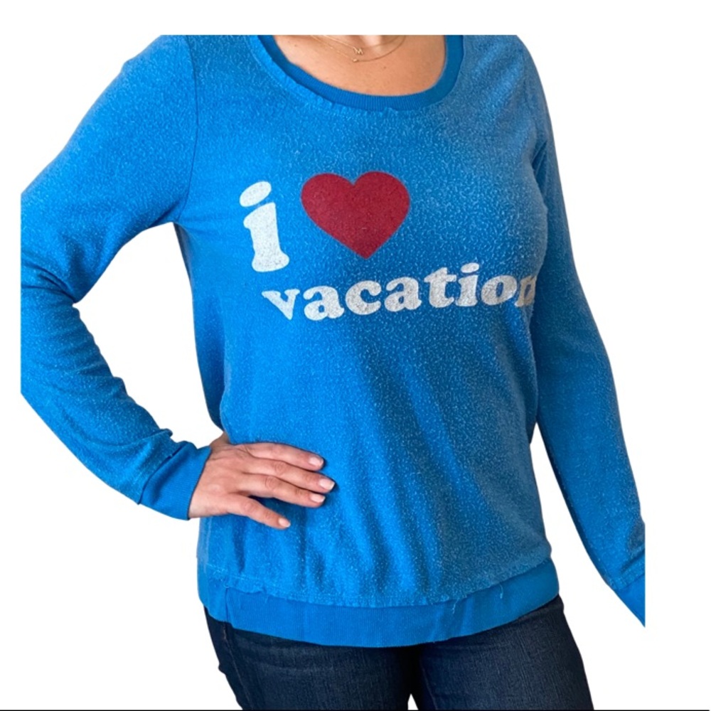 Chaser i ❤️ vacation lightweight sweatshirt